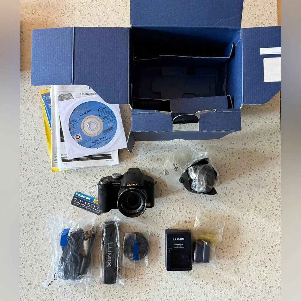 Panasonic Lumix DMC-FZ8 Black Bridge Camera with Leica Lens - NEW IN BOX W/TAG